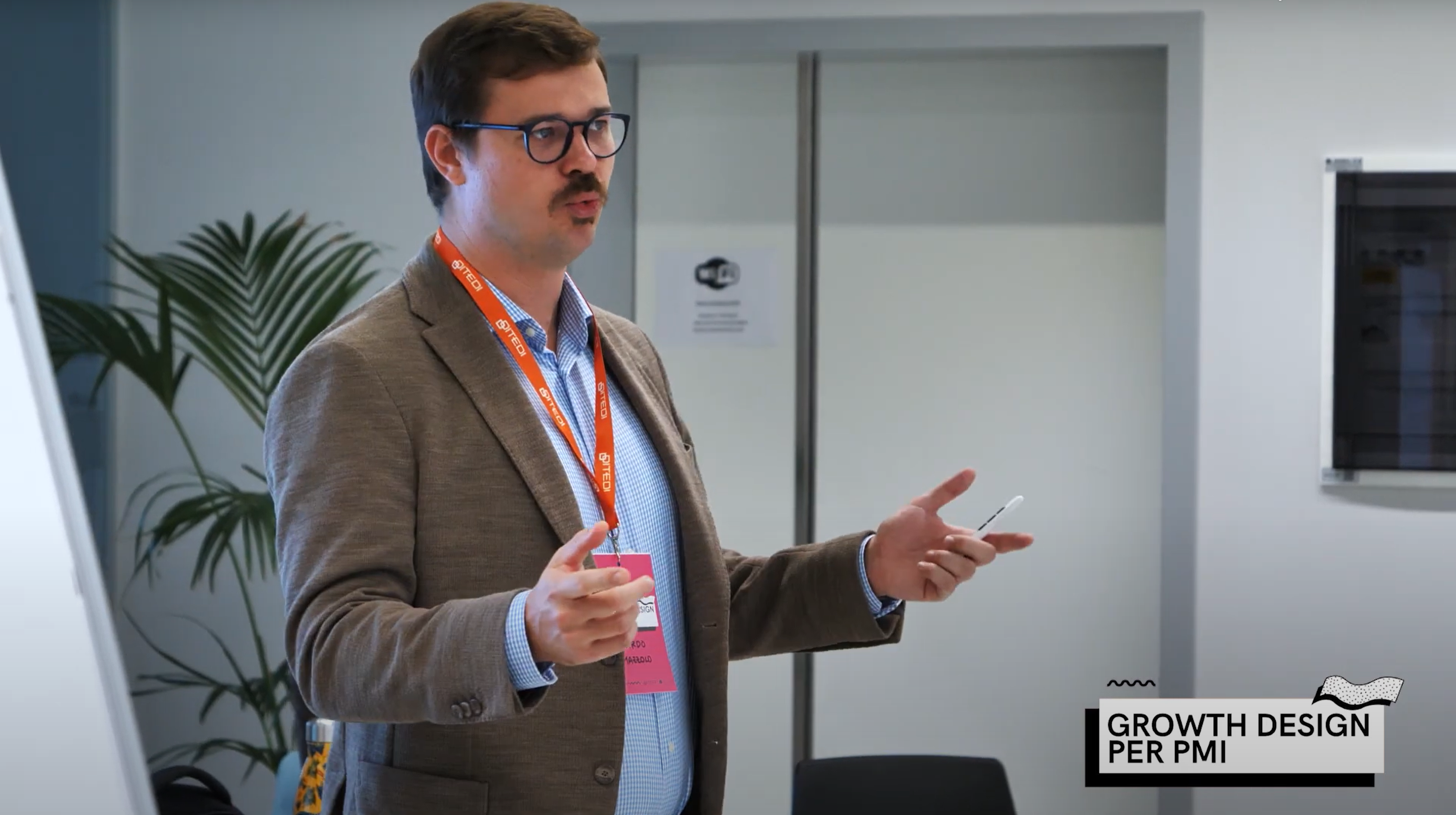 Riccardo Mazzolo facilitating a leadership session